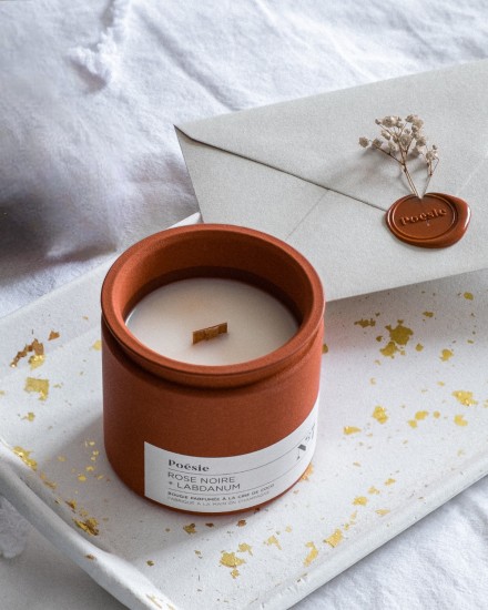 BOUGIE TERRACOTTA - Rose noire et Labdanum BOUGIE TERRACOTTA - Rose noire et Labdanum