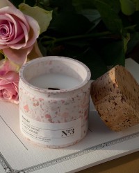 BOUGIE STRACCIAROSA - Pivoine Rose et Nectarine BOUGIE STRACCIAROSA - Pivoine Rose et Nectarine