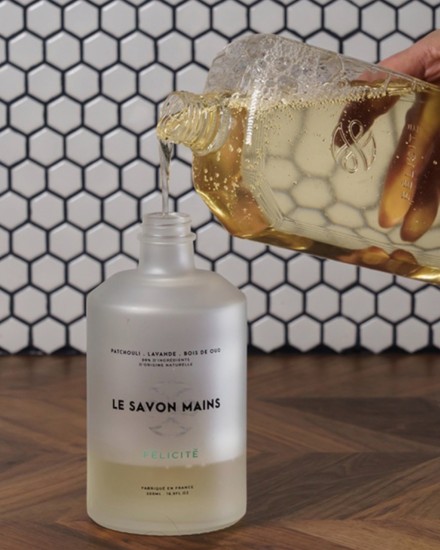 RECHARGE SAVON MAINS - Patchouli, lavande, bois de oud RECHARGE SAVON MAINS - Patchouli, lavande, bois de oud