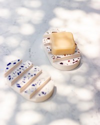 PORTE-SAVON  À RAINURES ECO-TERRAZZO - Framboise