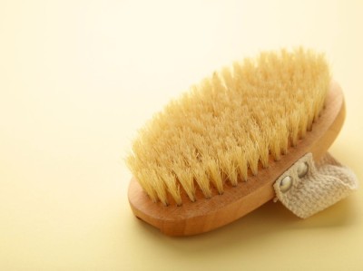 Dites adieu à la cellulite avec le massage à sec 